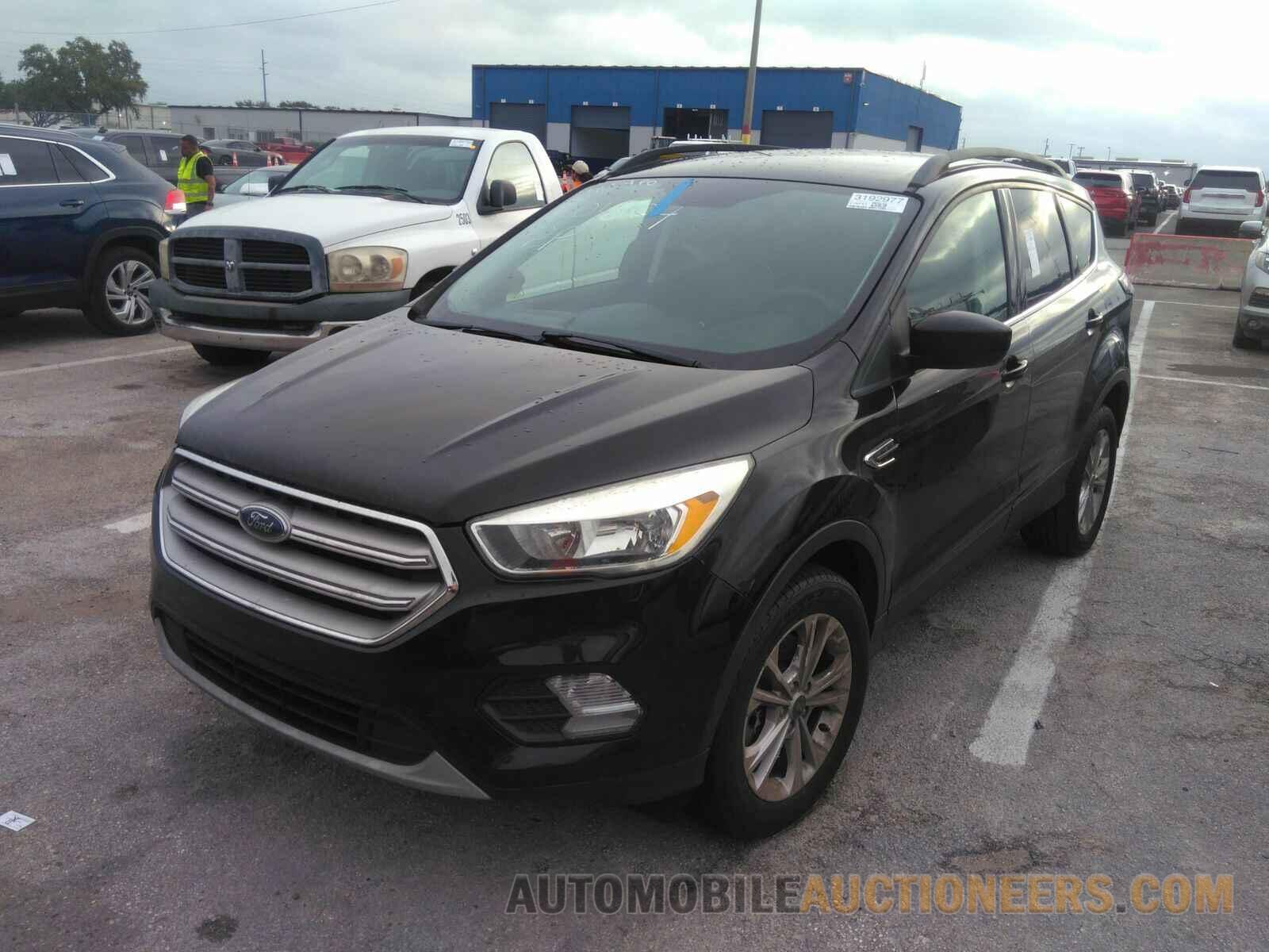 1FMCU9GD5JUC04104 Ford Escape 2018