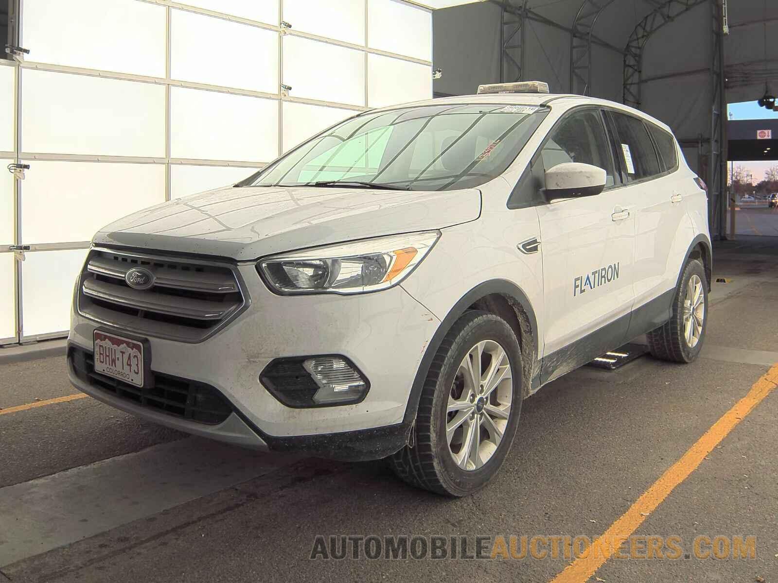 1FMCU9GD5KUA19200 Ford Escape 2019