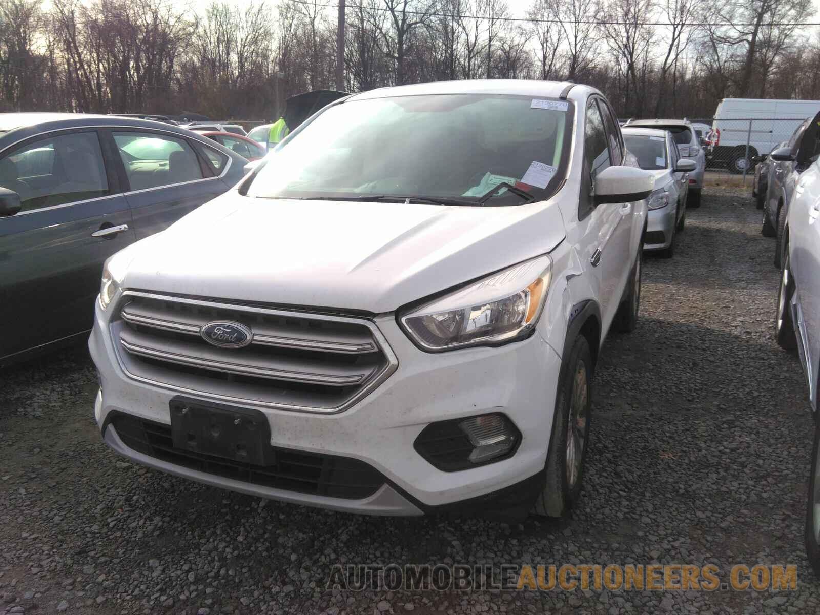 1FMCU9GD6HUB71771 Ford Escape 2017