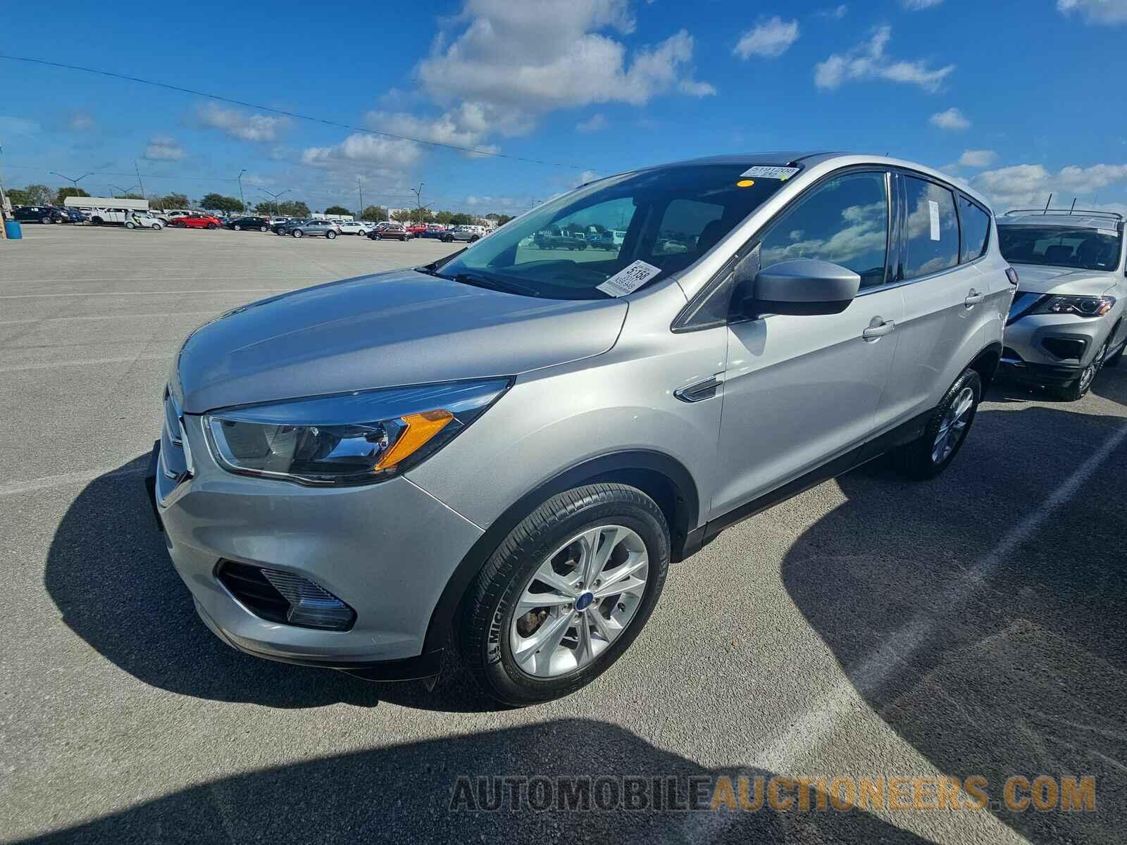 1FMCU9GD6HUC17387 Ford Escape 2017