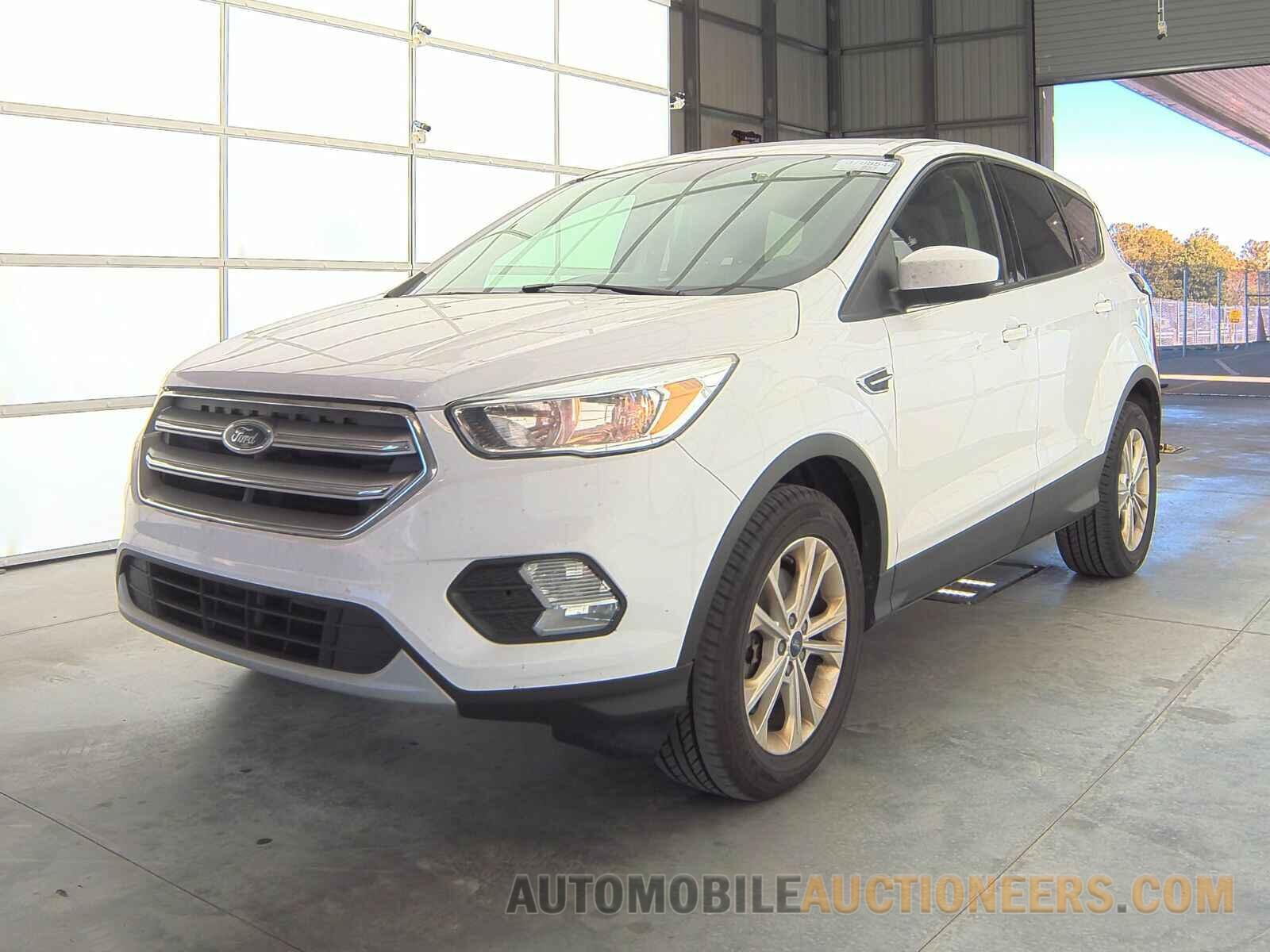 1FMCU9GD6HUC52091 Ford Escape 2017