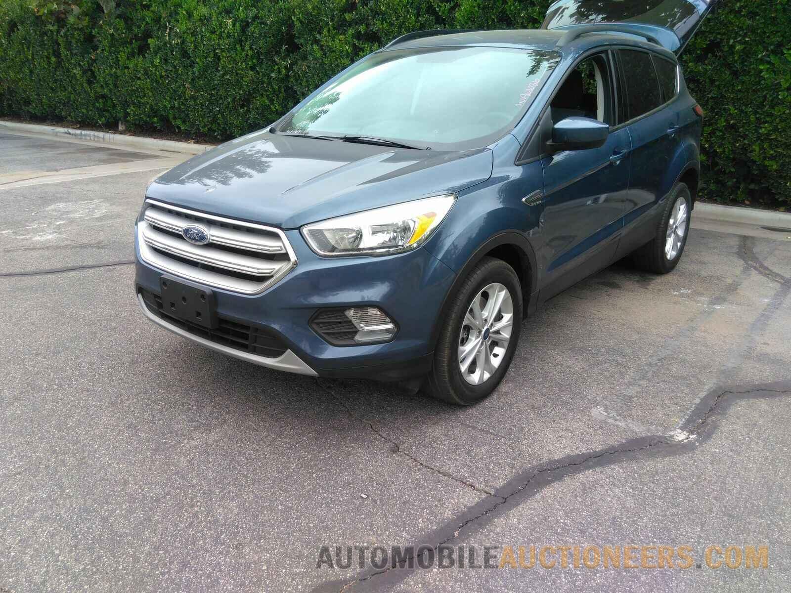 1FMCU9GD6JUA92204 Ford Escape 2018