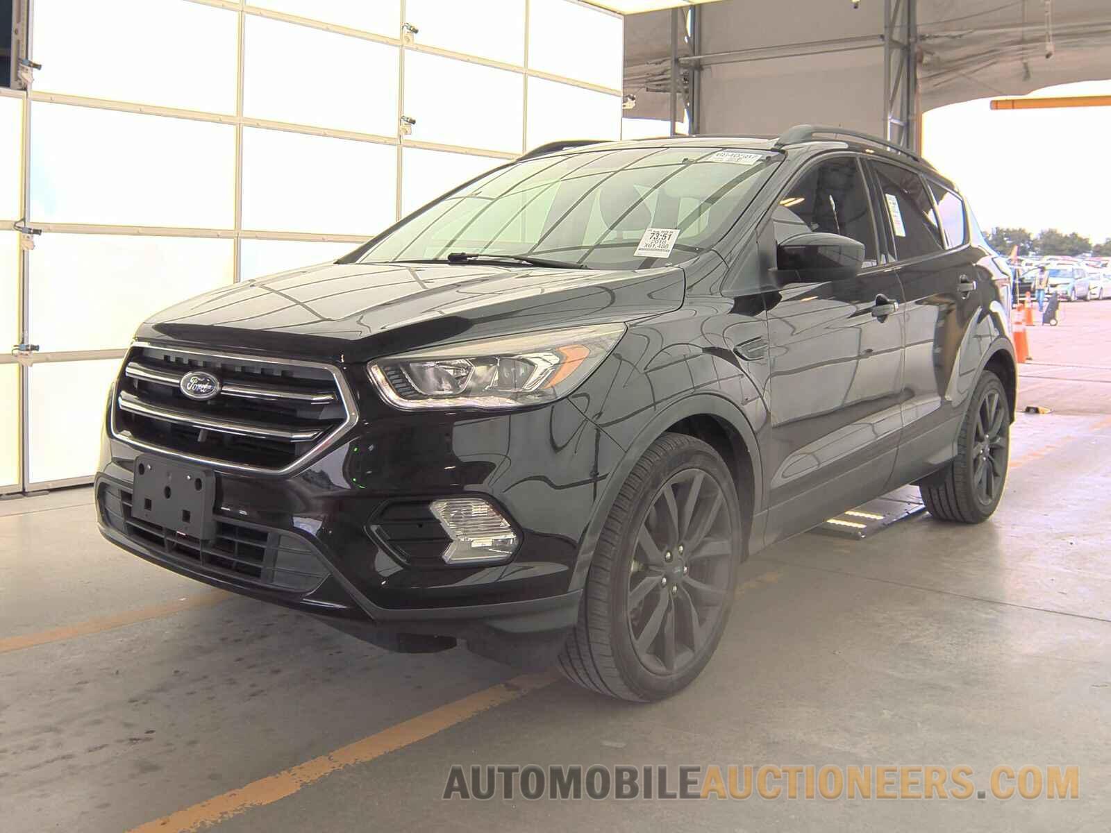 1FMCU9GD6JUB83070 Ford Escape 2018