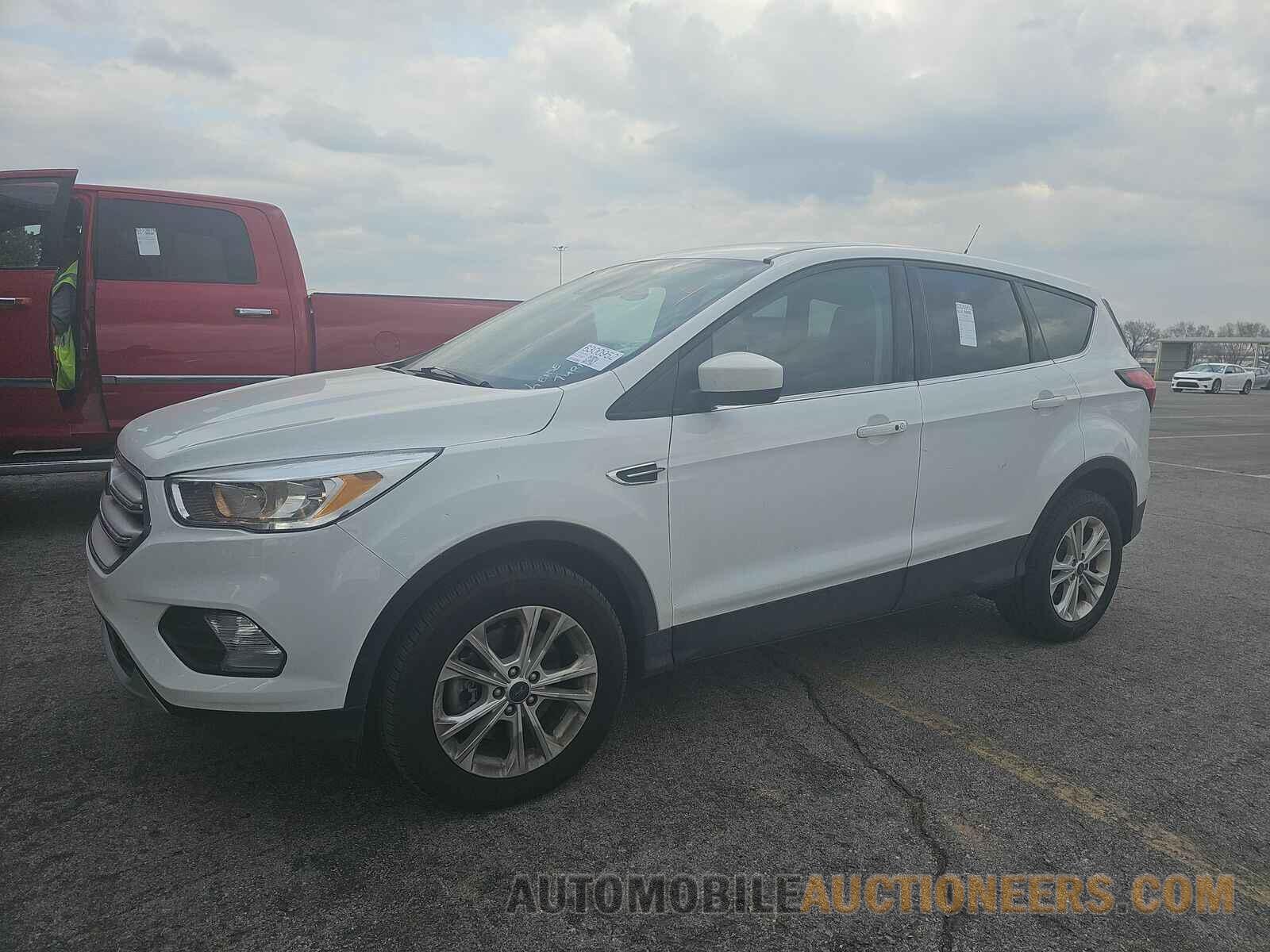 1FMCU9GD6KUB11528 Ford Escape 2019