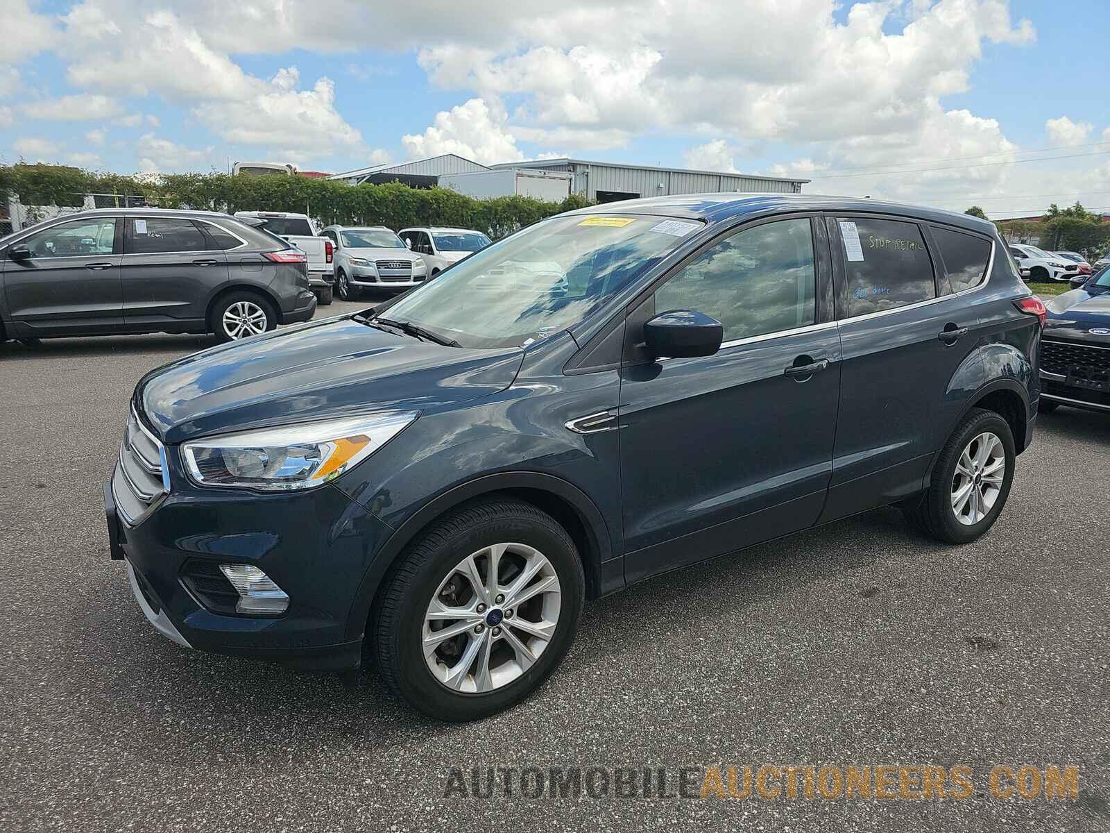 1FMCU9GD6KUB42245 Ford Escape 2019