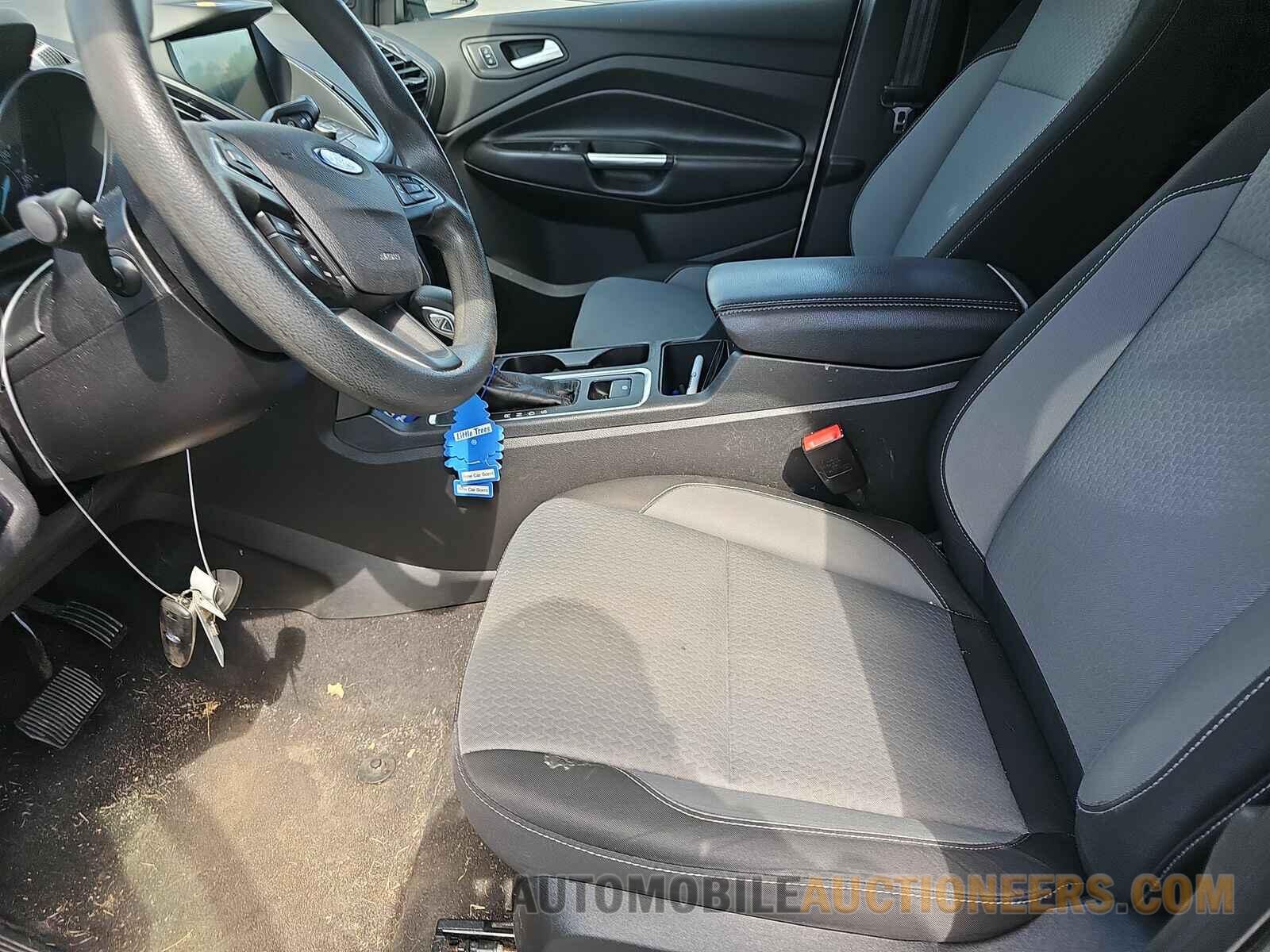 1FMCU9GD6KUC35458 Ford Escape 2019