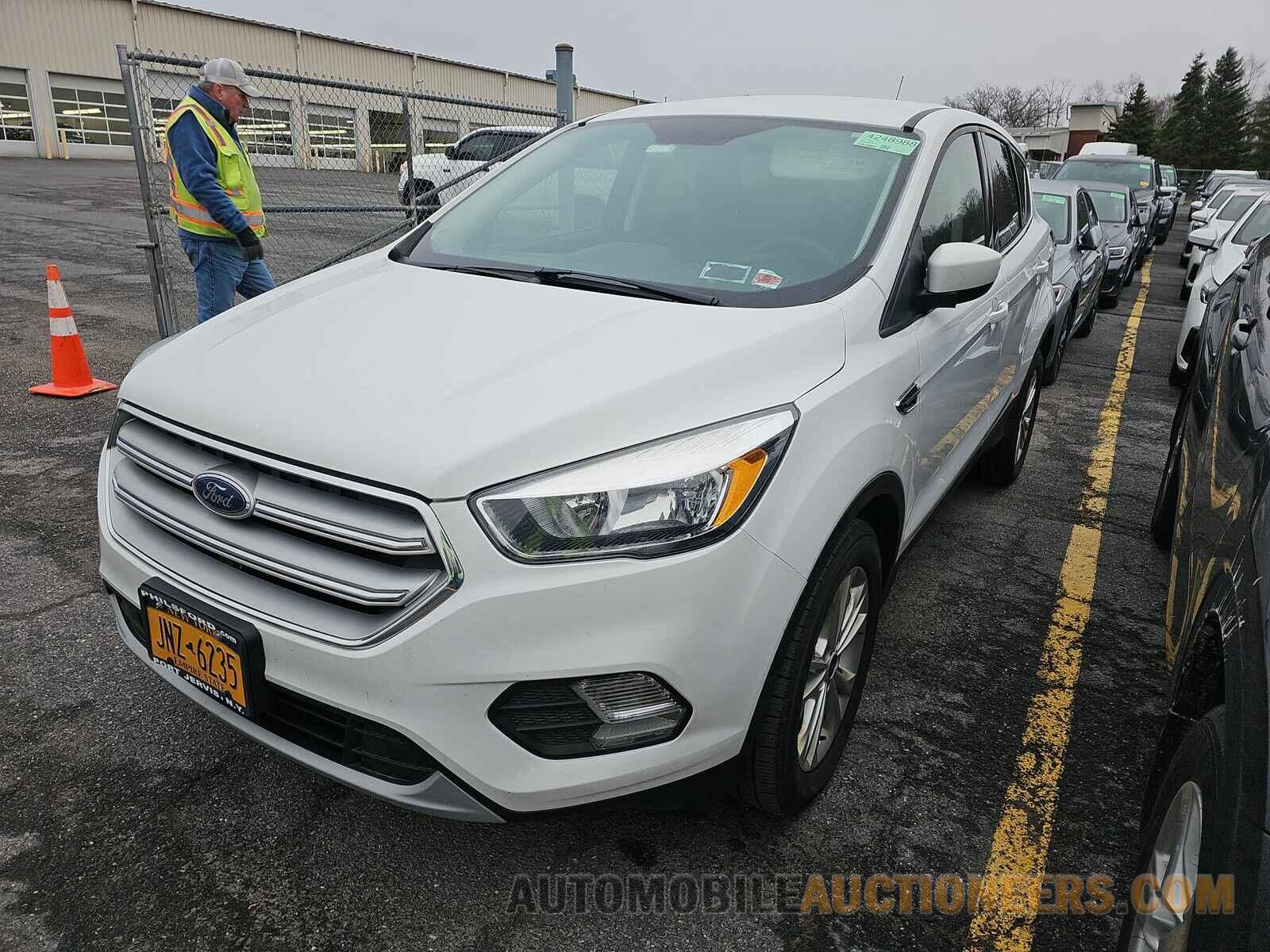 1FMCU9GD6KUC37940 Ford Escape 2019