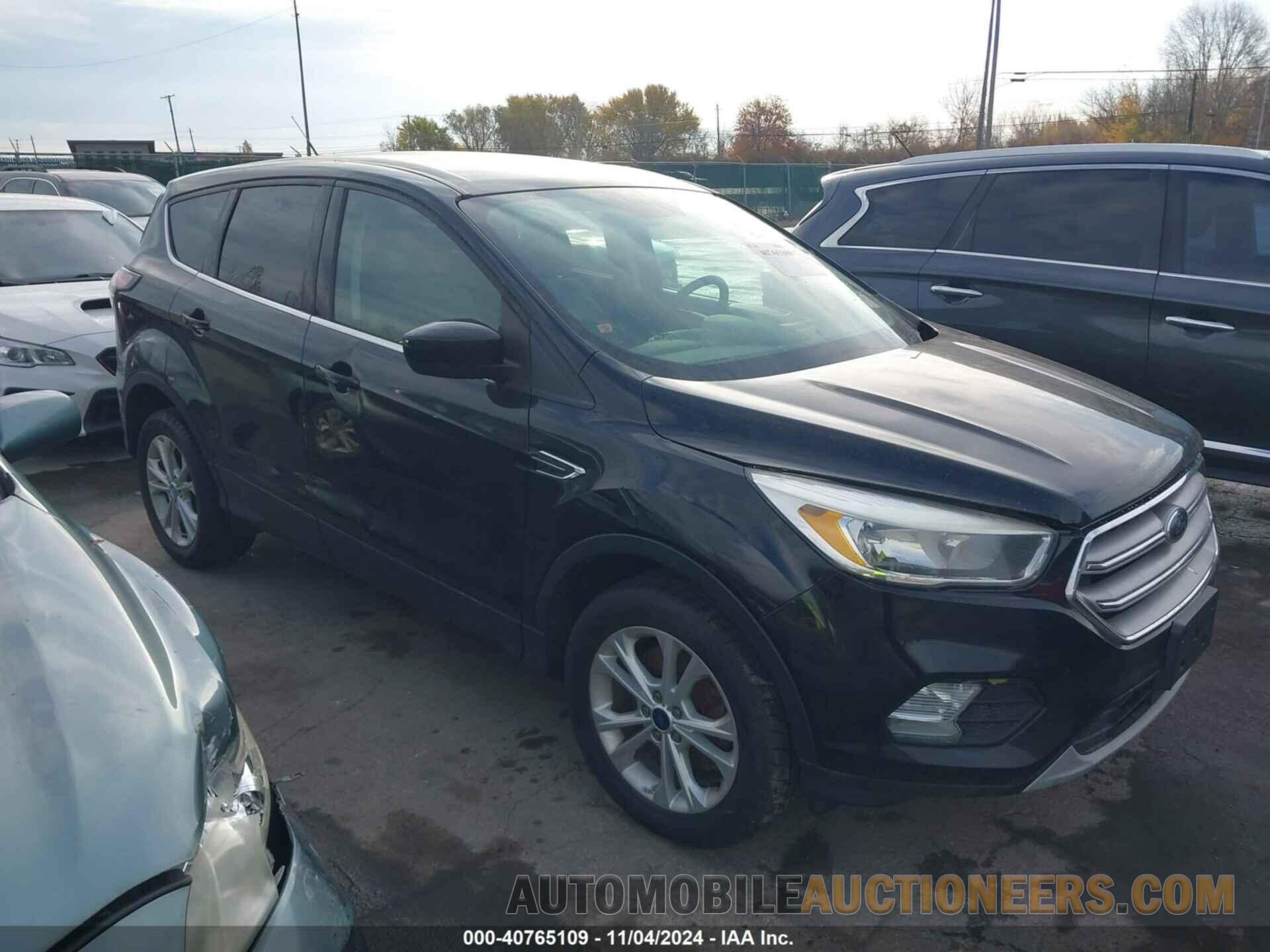 1FMCU9GD7HUA33981 FORD ESCAPE 2017