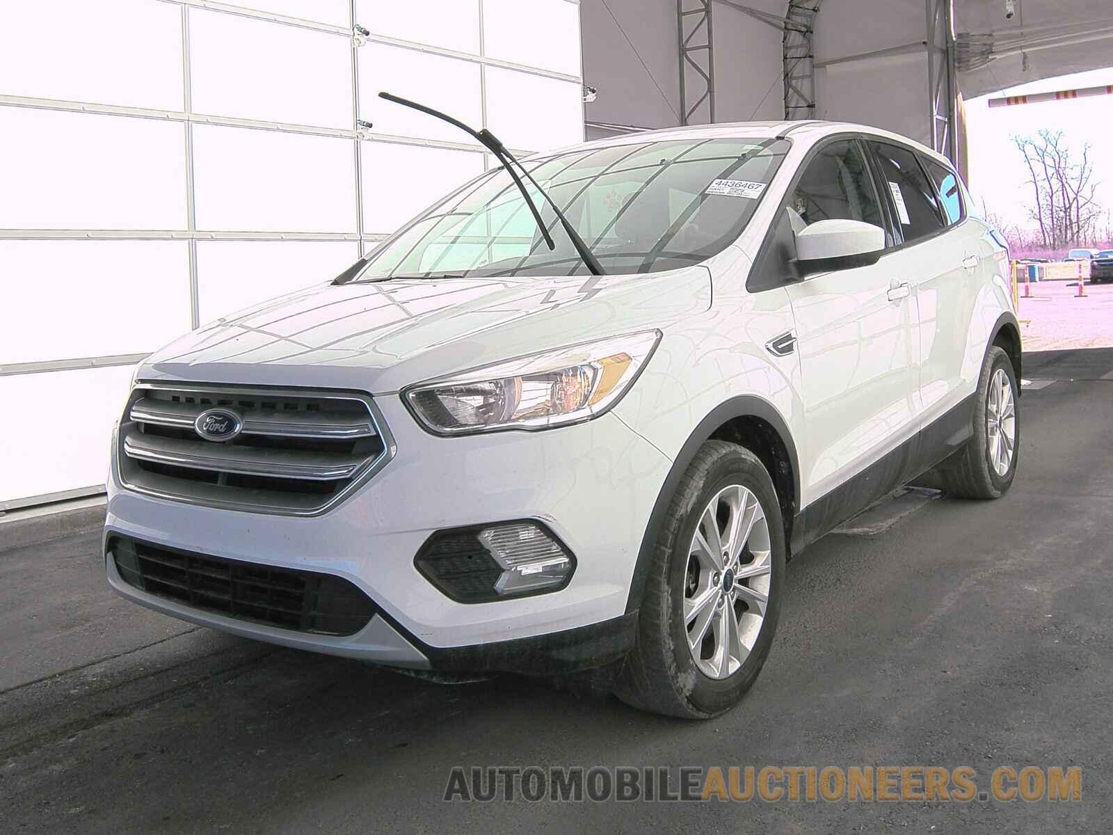 1FMCU9GD7HUB03351 Ford Escape 2017