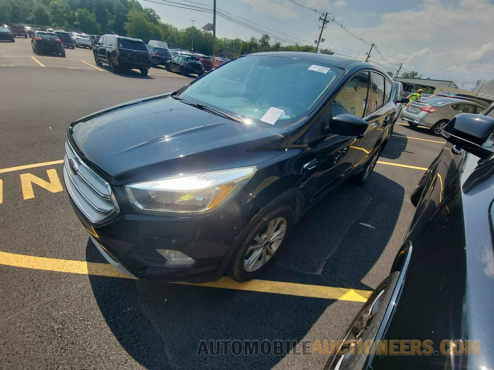 1FMCU9GD7HUB57135 Ford Escape 2017