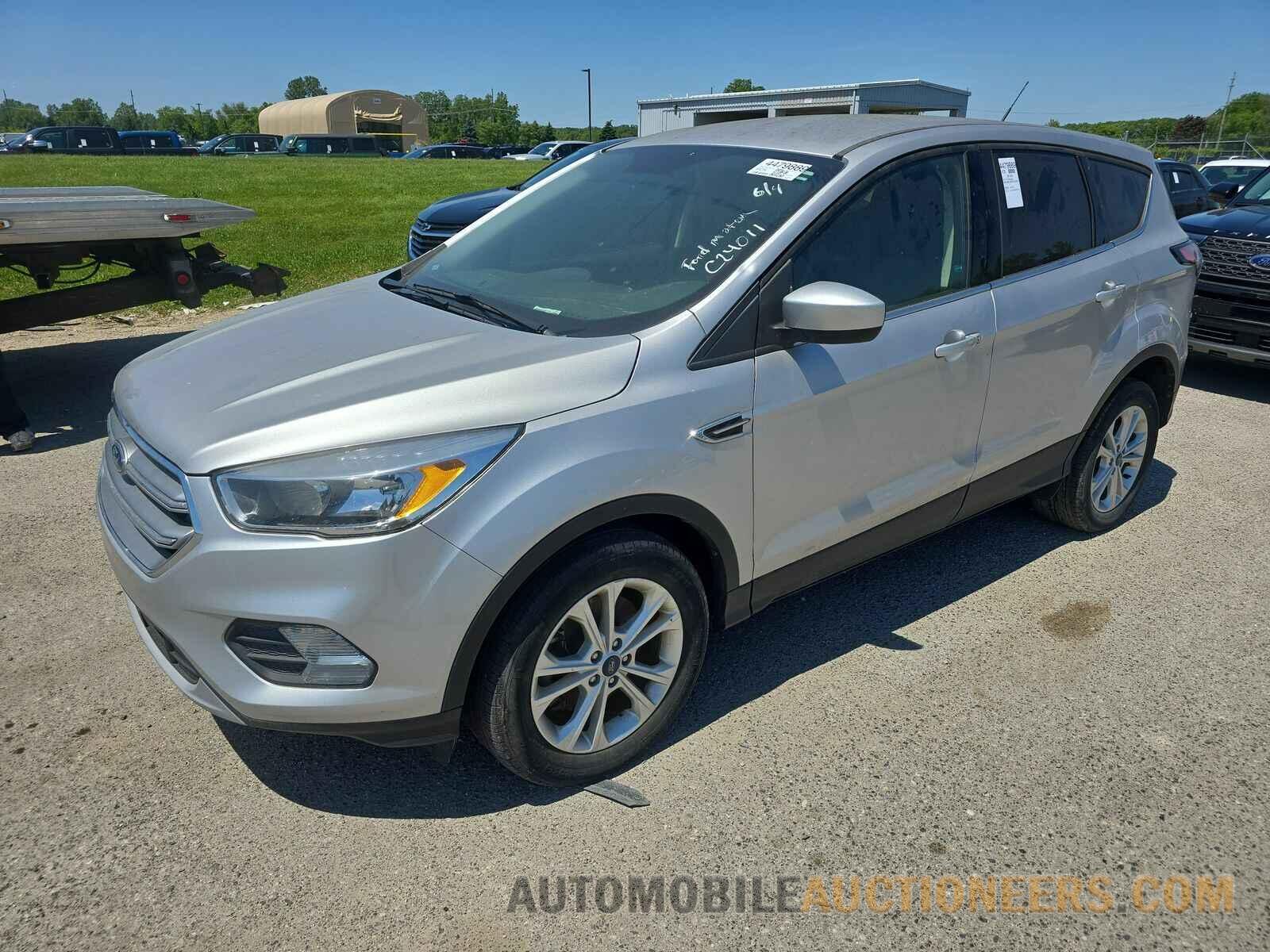 1FMCU9GD7HUC24011 Ford Escape 2017