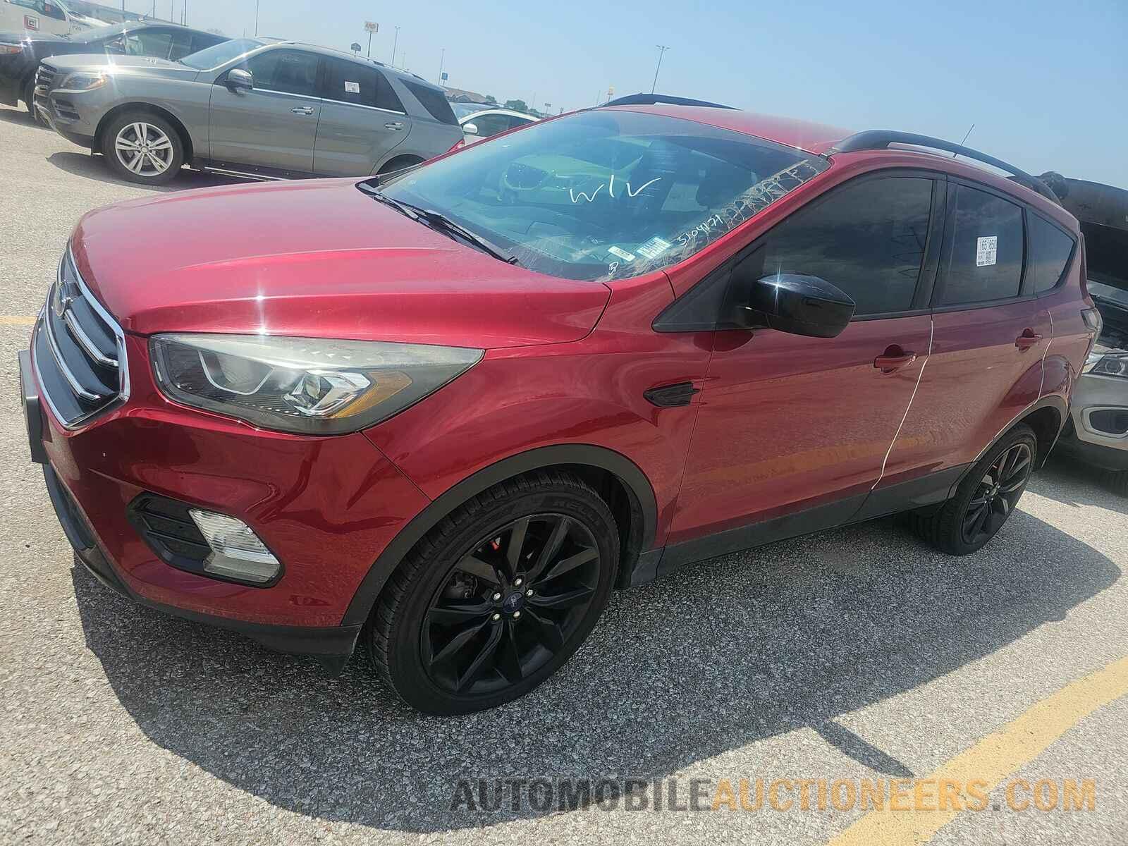 1FMCU9GD7HUC26339 Ford Escape 2017