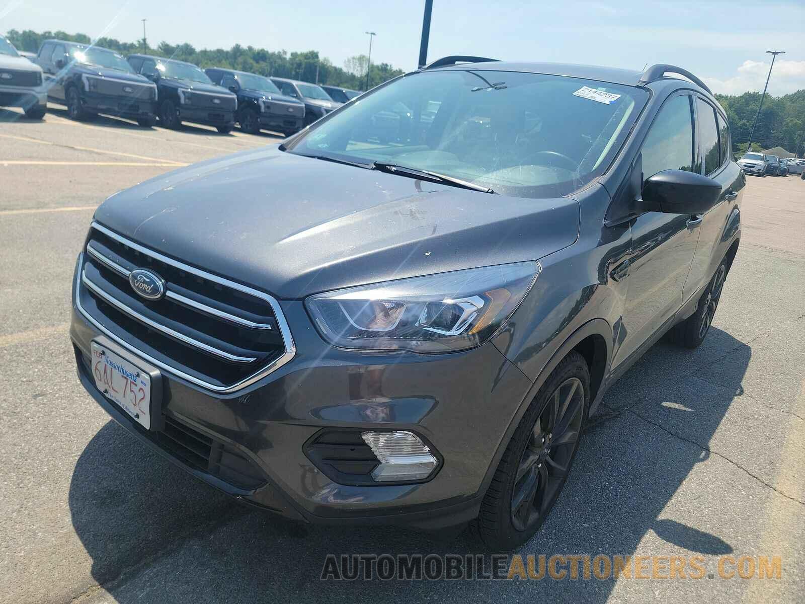 1FMCU9GD7JUC12902 Ford Escape 2018