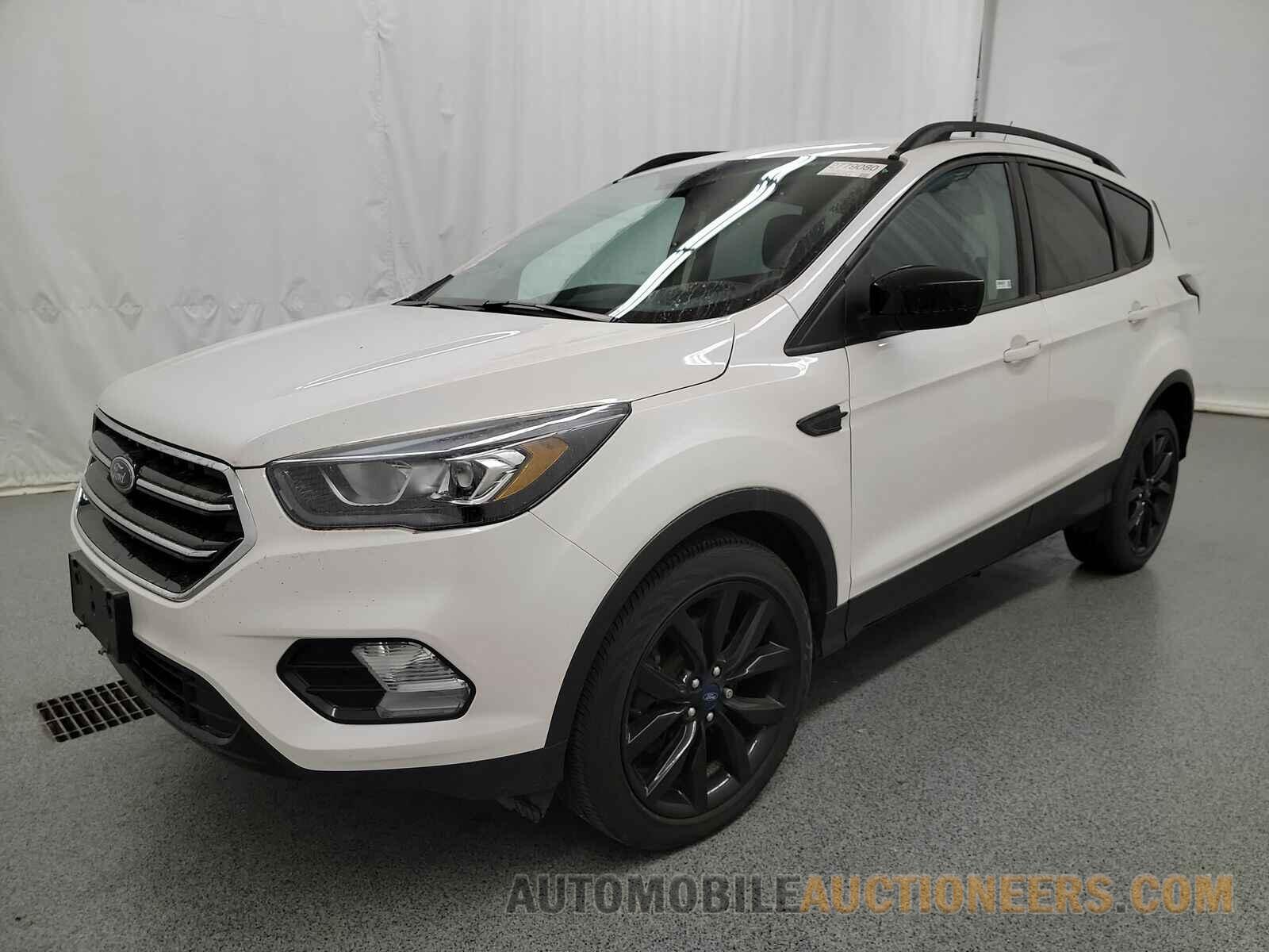 1FMCU9GD7JUC96607 Ford Escape 2018