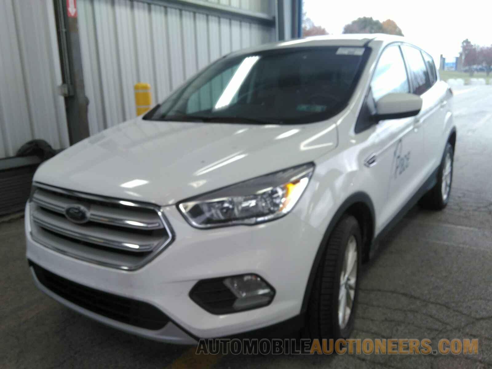 1FMCU9GD7KUA45443 Ford Escape 2019