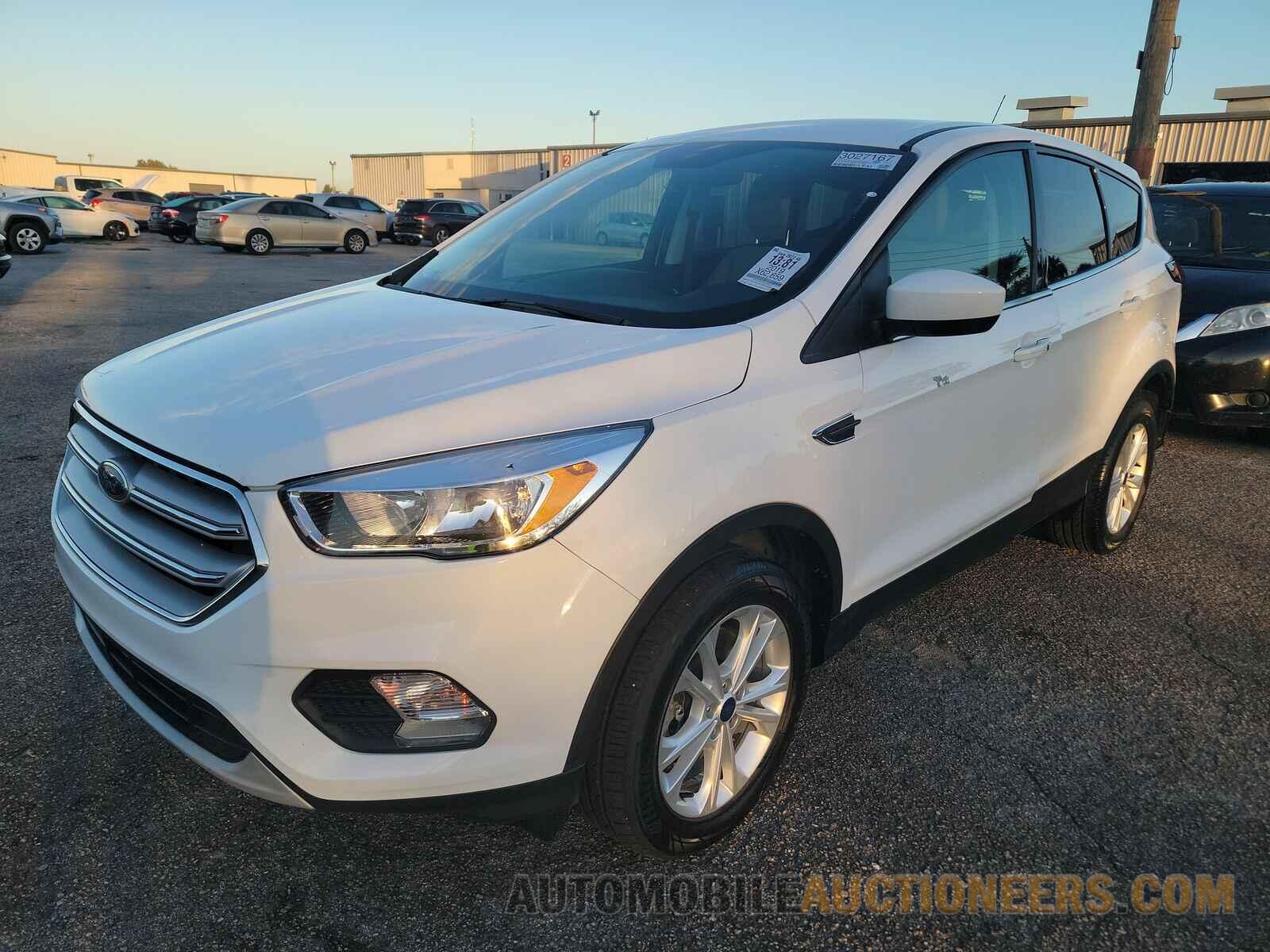 1FMCU9GD7KUB65324 Ford Escape 2019