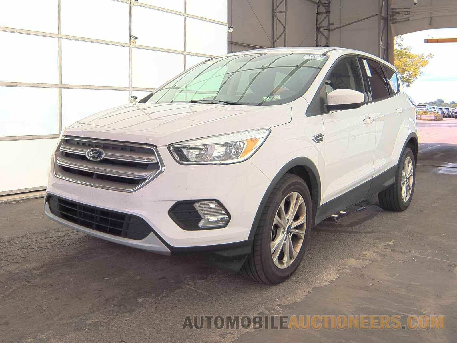 1FMCU9GD7KUB97898 Ford Escape 2019