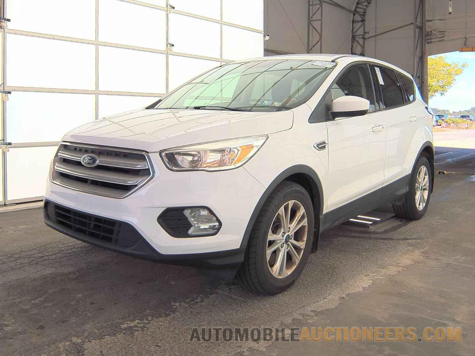 1FMCU9GD7KUC06776 Ford Escape 2019