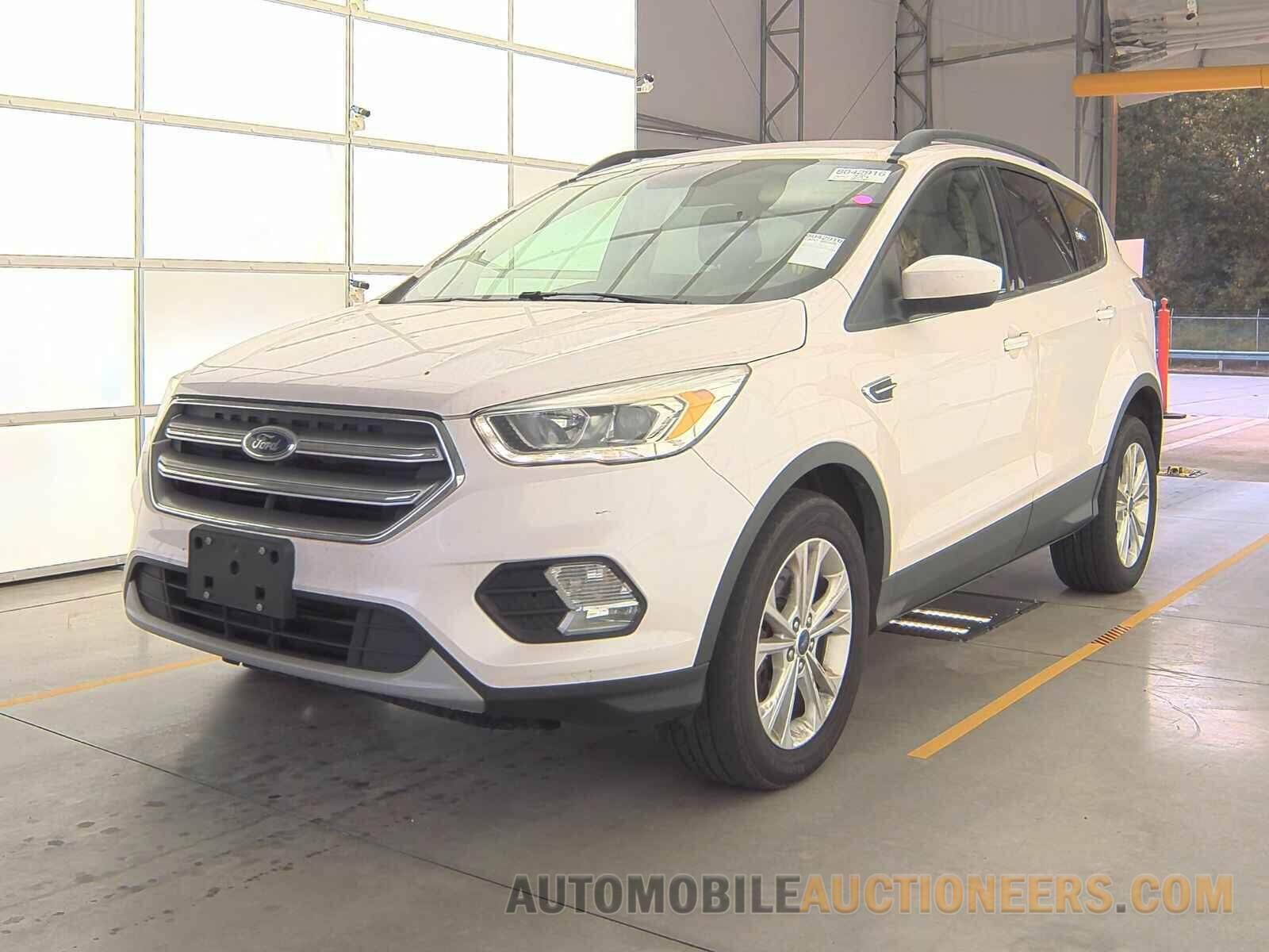 1FMCU9GD8HUA96829 Ford Escape 2017