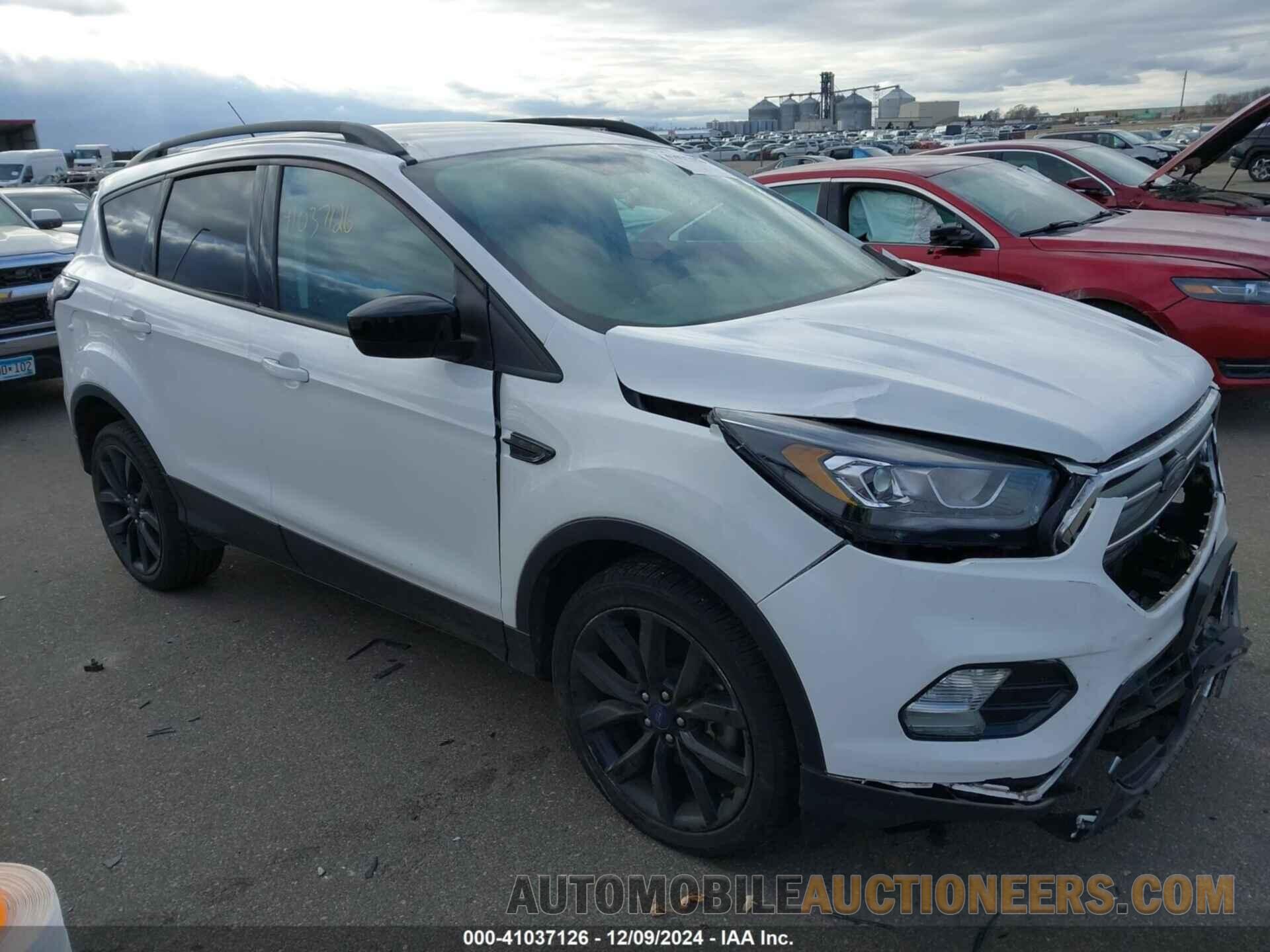 1FMCU9GD8HUB90418 FORD ESCAPE 2017