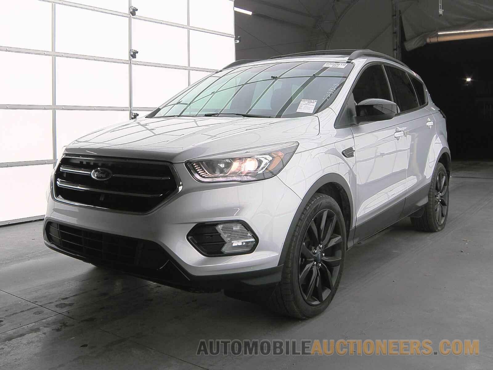 1FMCU9GD8JUB20830 Ford Escape 2018