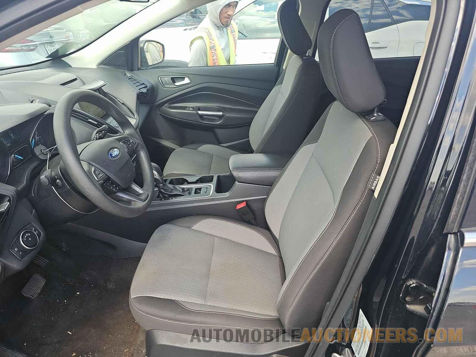 1FMCU9GD8JUB34677 Ford Escape 2018