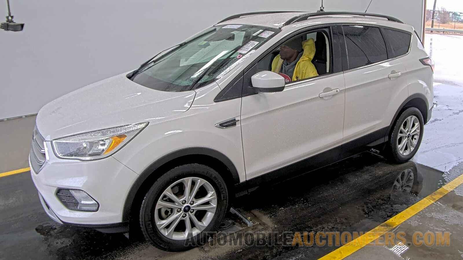 1FMCU9GD8JUB53214 Ford Escape 2018