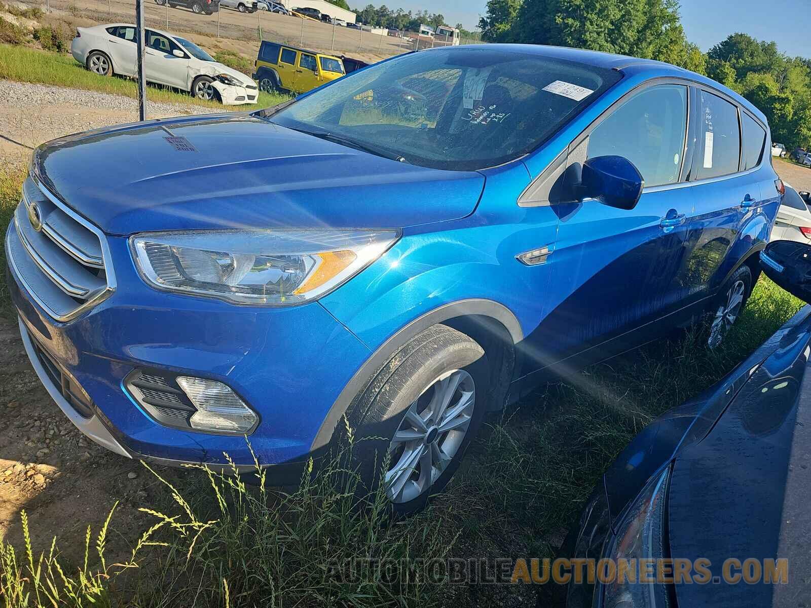 1FMCU9GD8KUA39523 Ford Escape 2019