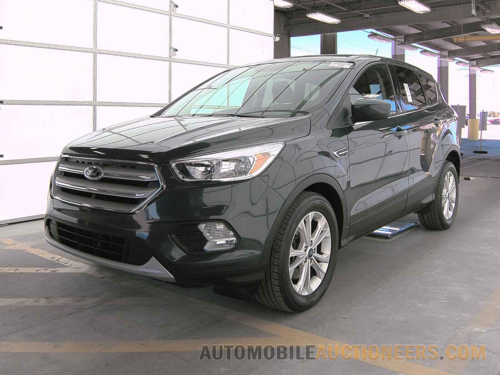 1FMCU9GD8KUA62168 Ford Escape 2019