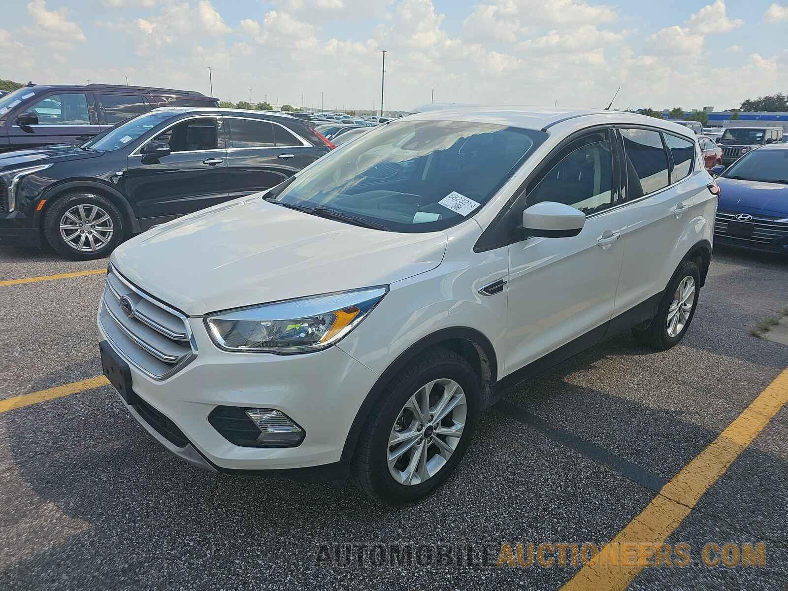 1FMCU9GD8KUA72375 Ford Escape 2019