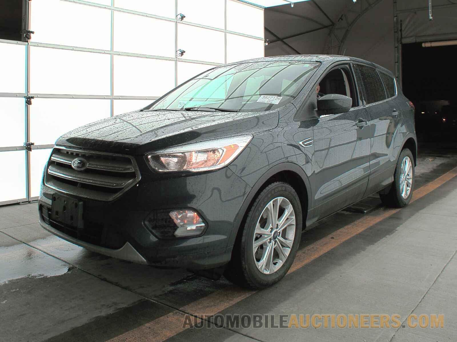 1FMCU9GD8KUB32722 Ford Escape 2019