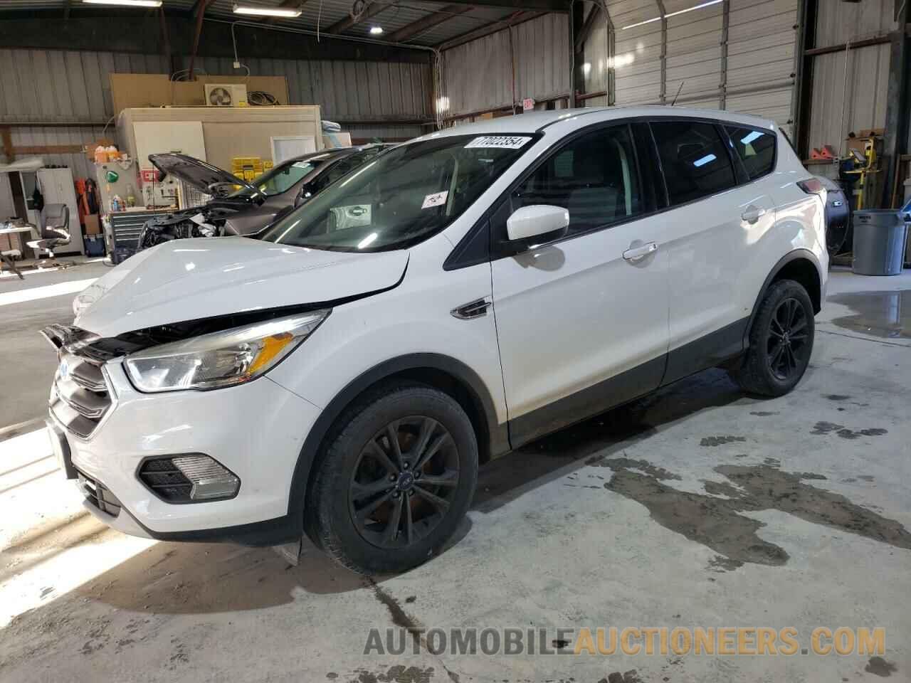 1FMCU9GD9HUA07592 FORD ESCAPE 2017