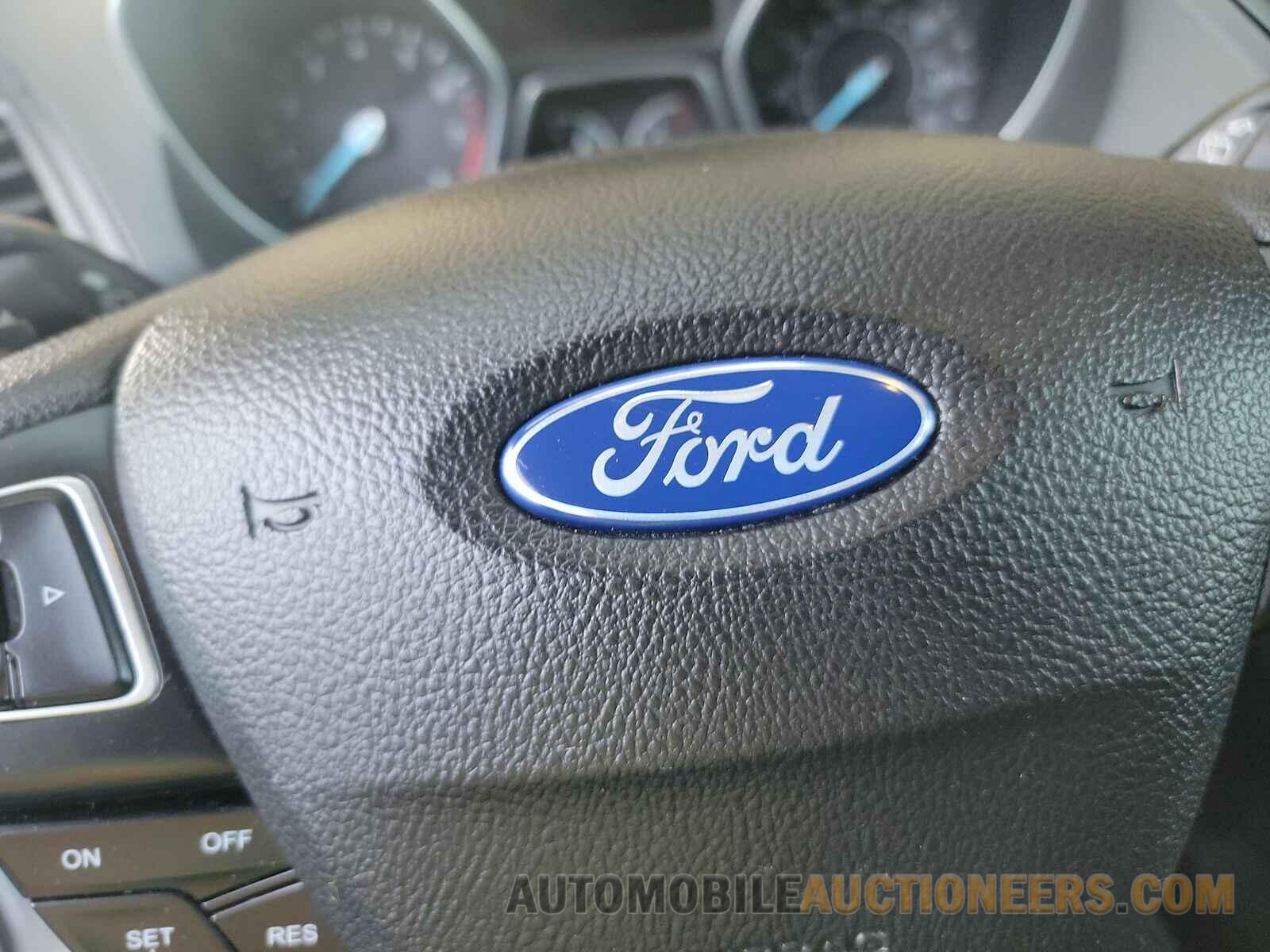 1FMCU9GD9HUA62673 Ford Escape 2017