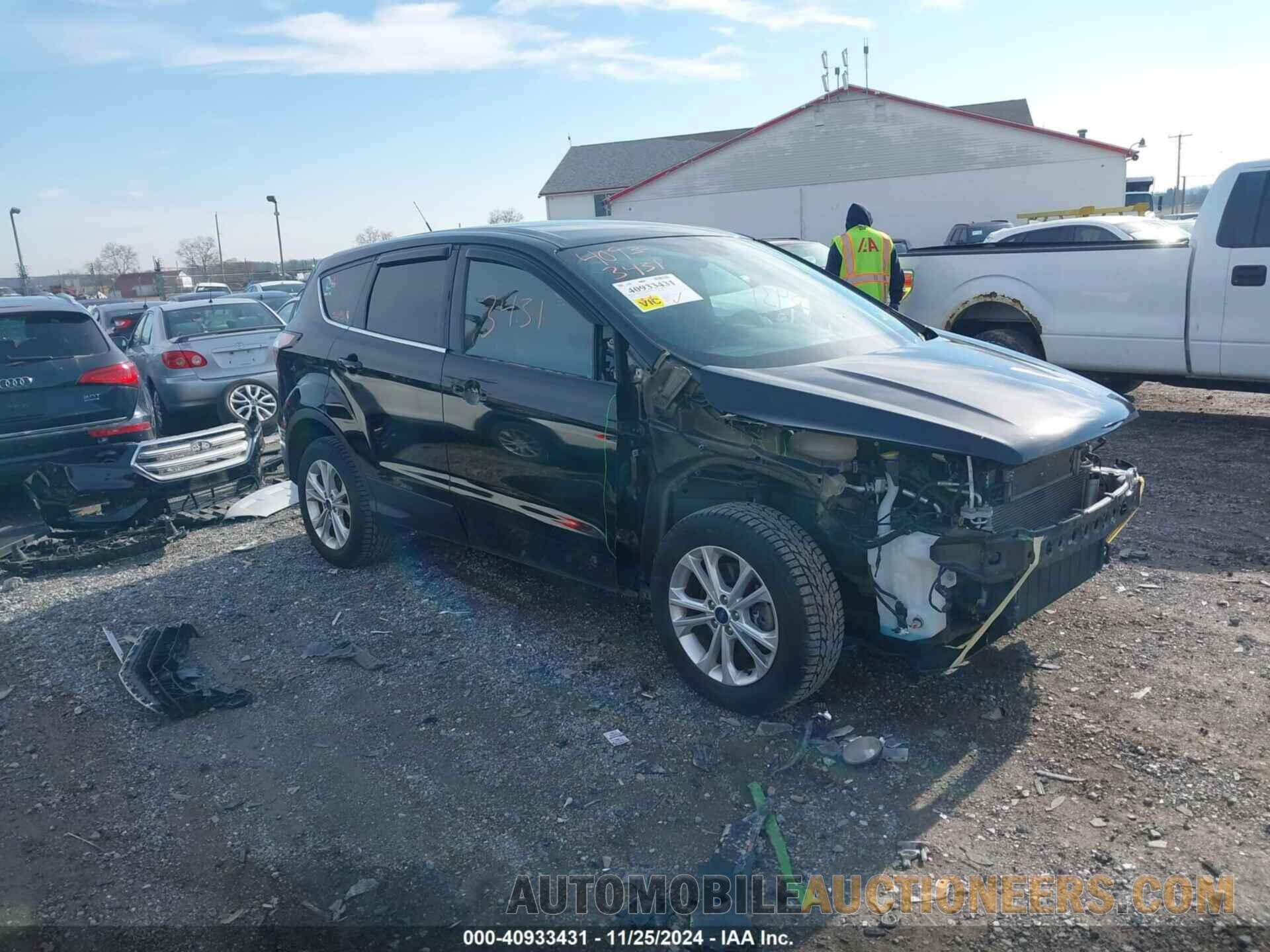 1FMCU9GD9HUB64538 FORD ESCAPE 2017