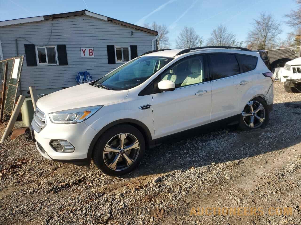 1FMCU9GD9HUC73582 FORD ESCAPE 2017