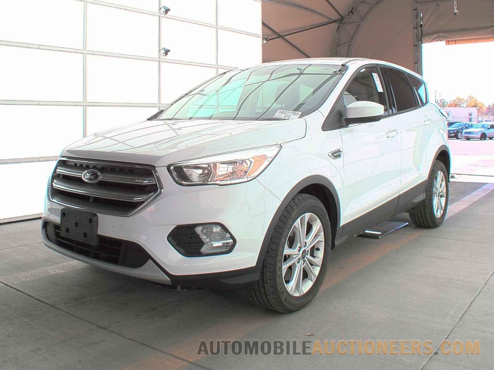 1FMCU9GD9HUD95732 Ford Escape 2017