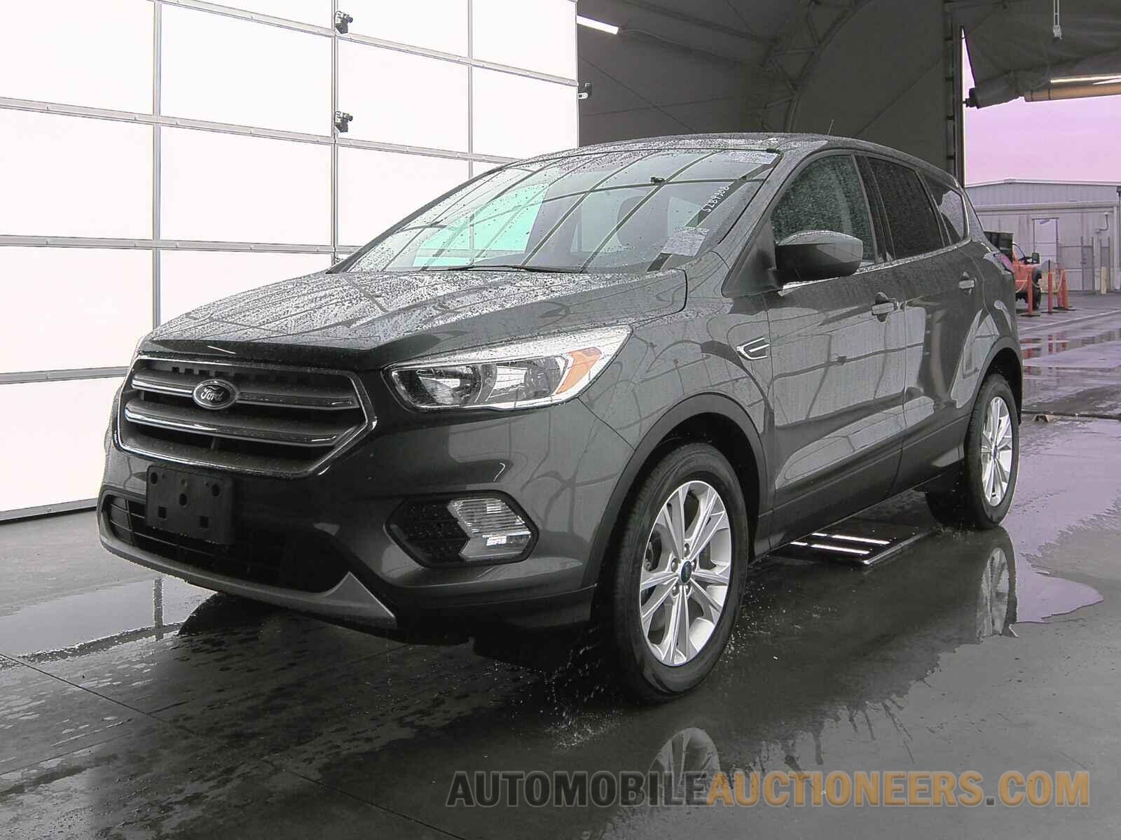 1FMCU9GD9KUA83949 Ford Escape 2019