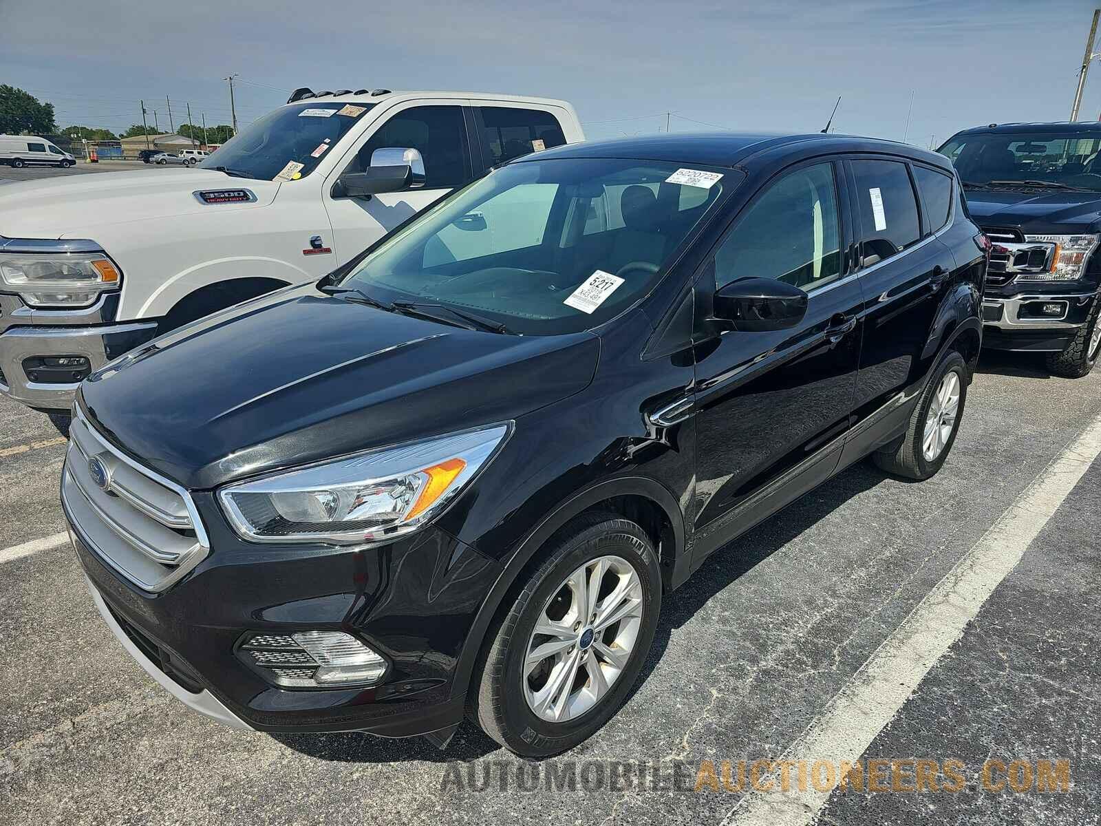 1FMCU9GD9KUA97950 Ford Escape 2019