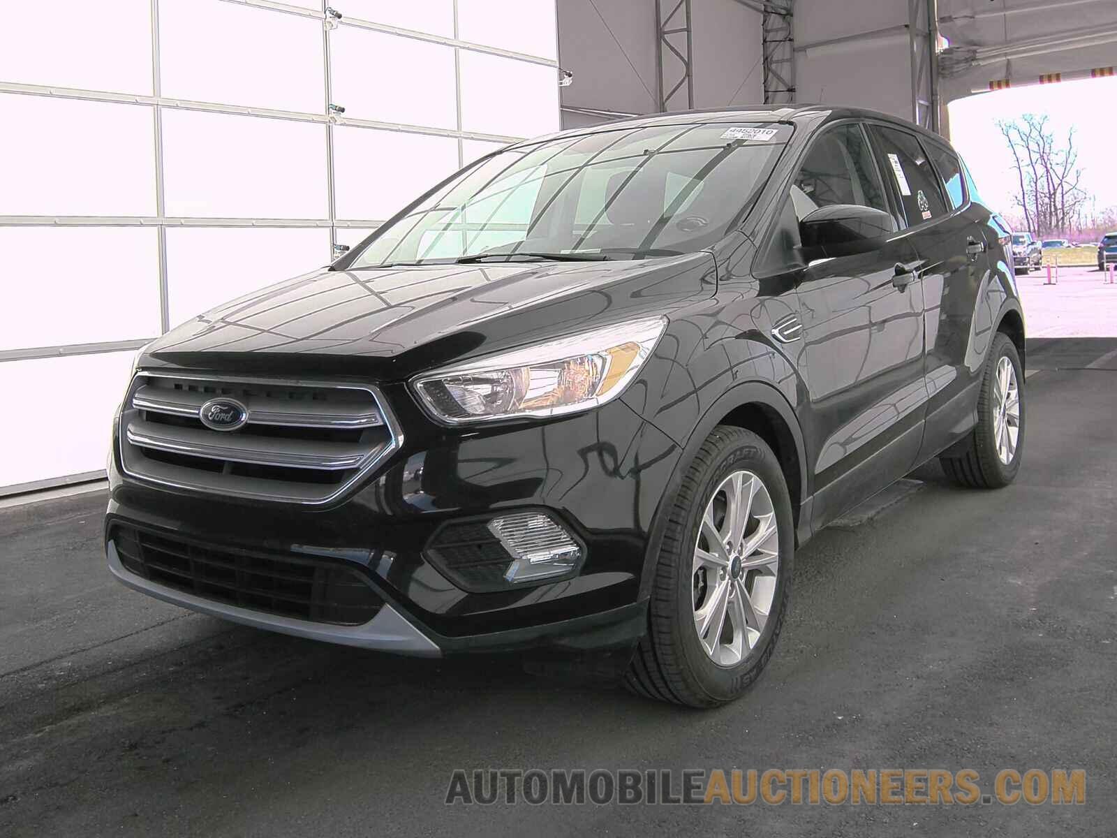 1FMCU9GD9KUA98757 Ford Escape 2019