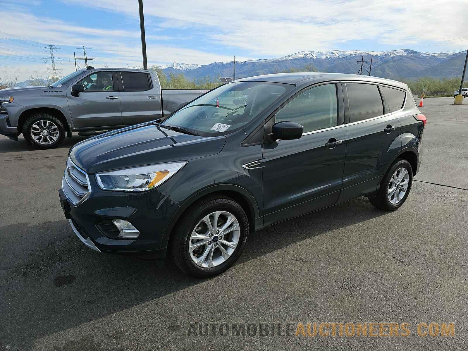 1FMCU9GD9KUB63378 Ford Escape 2019