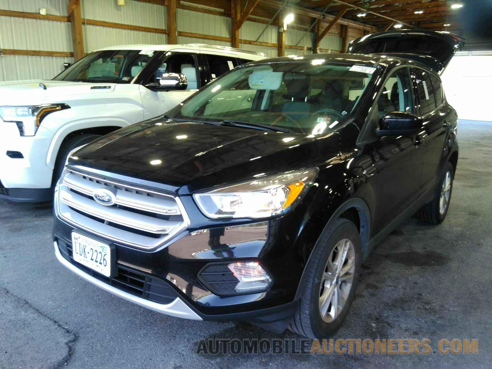 1FMCU9GD9KUB82240 Ford Escape 2019