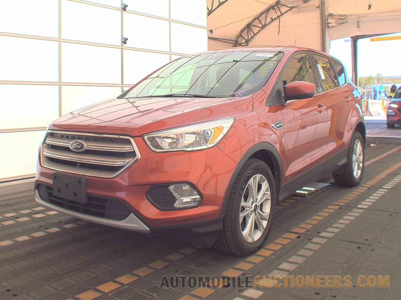 1FMCU9GDXKUA22321 Ford Escape 2019