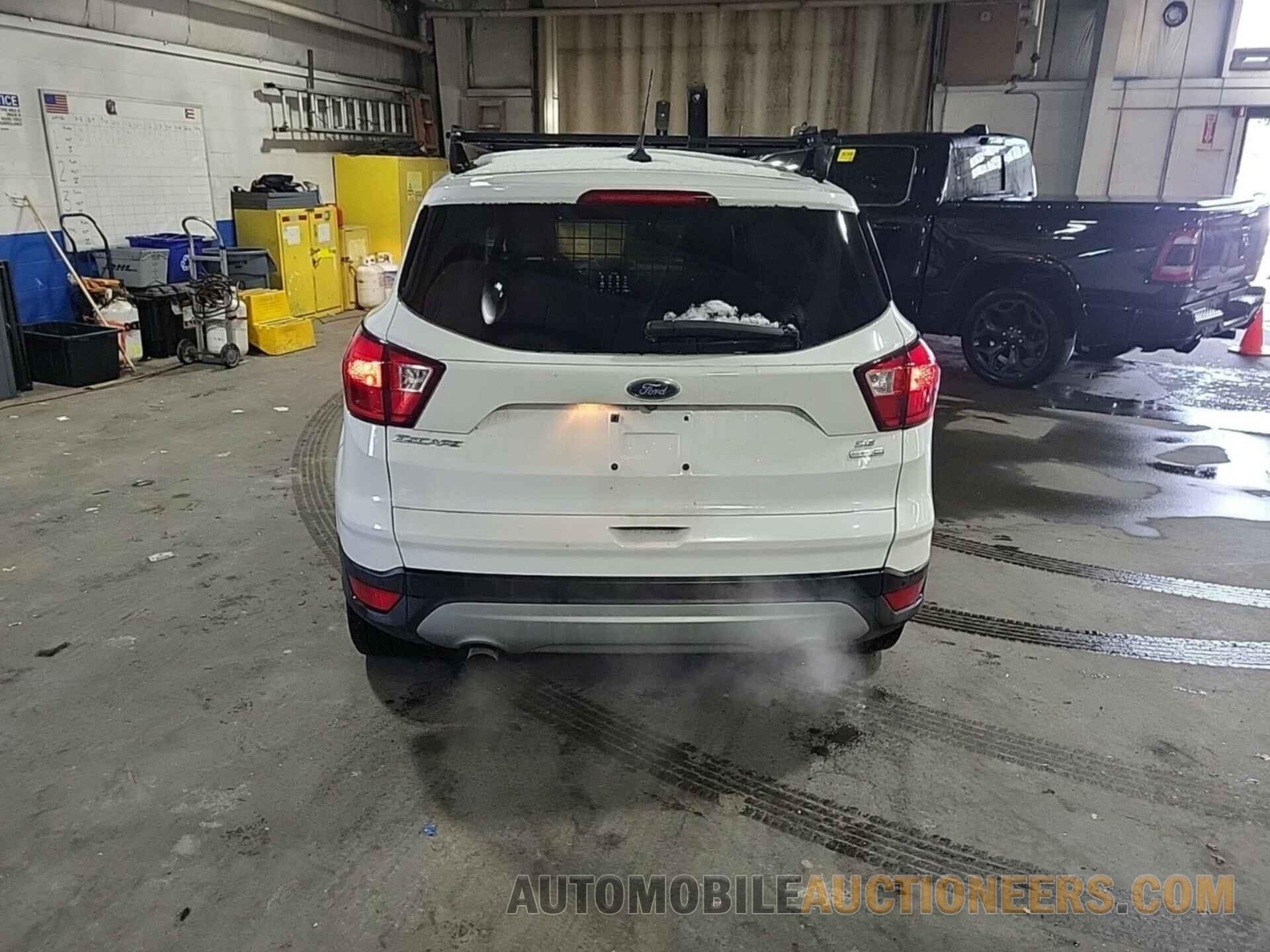 1FMCU9GDXKUA48174 FORD ESCAPE 2019