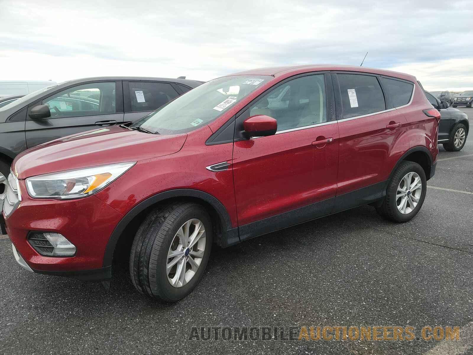 1FMCU9GDXKUB18532 Ford Escape 2019