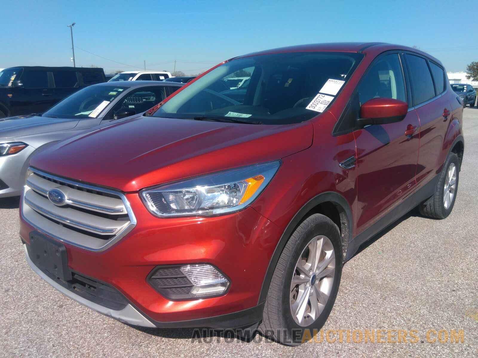 1FMCU9GDXKUB33077 Ford Escape 2019