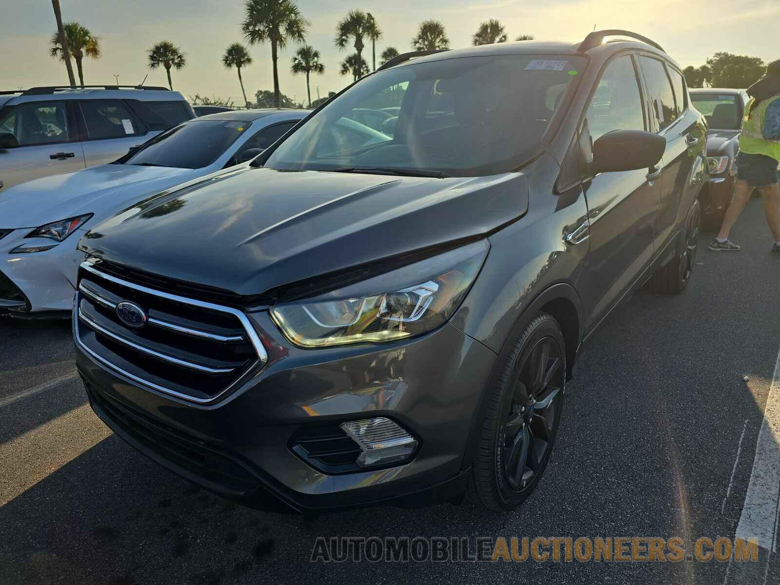 1FMCU9GDXKUB98012 Ford Escape 2019