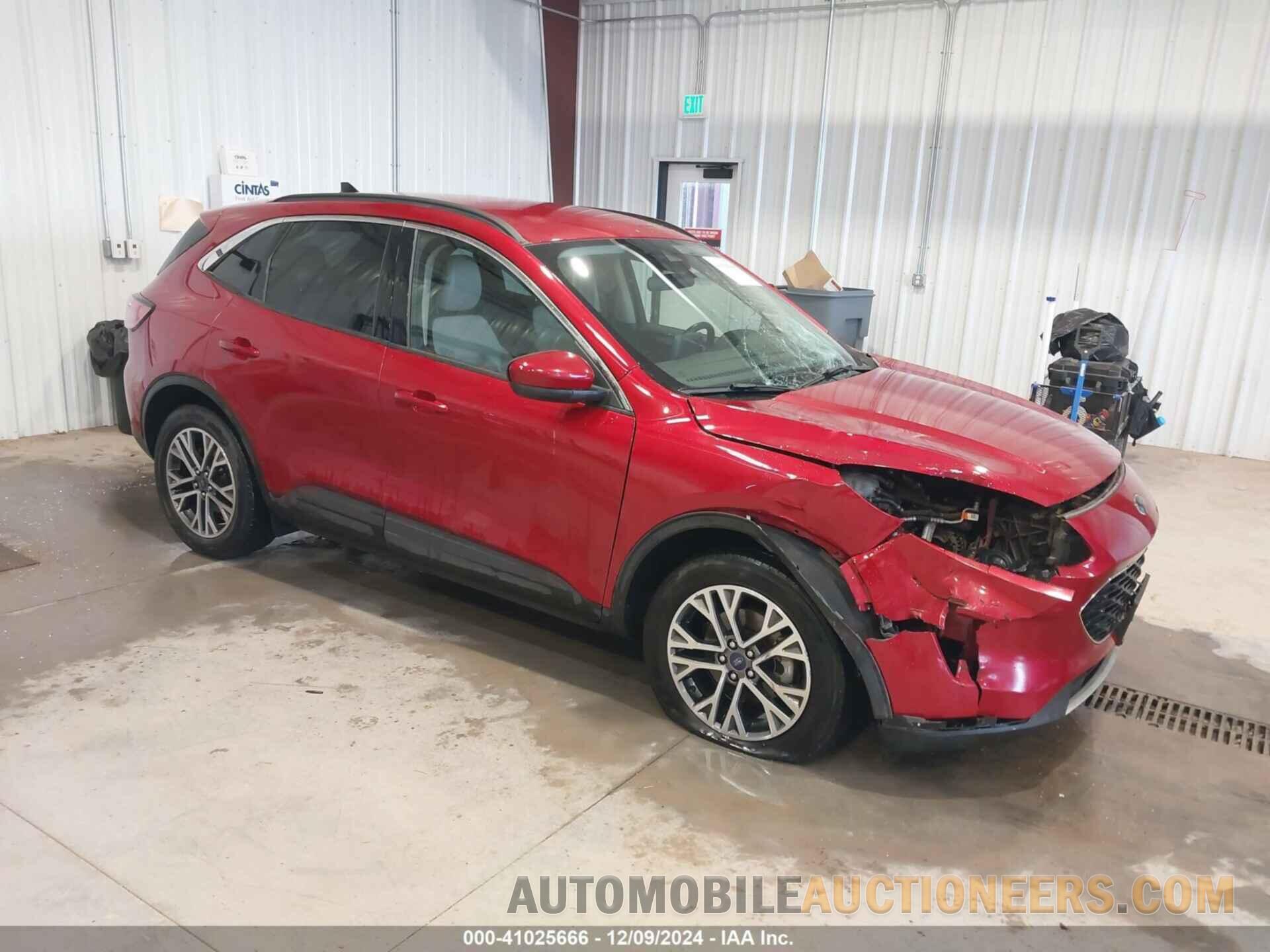 1FMCU9H69LUB09807 FORD ESCAPE 2020