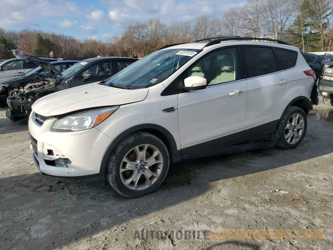 1FMCU9H95DUC18356 FORD ESCAPE 2013