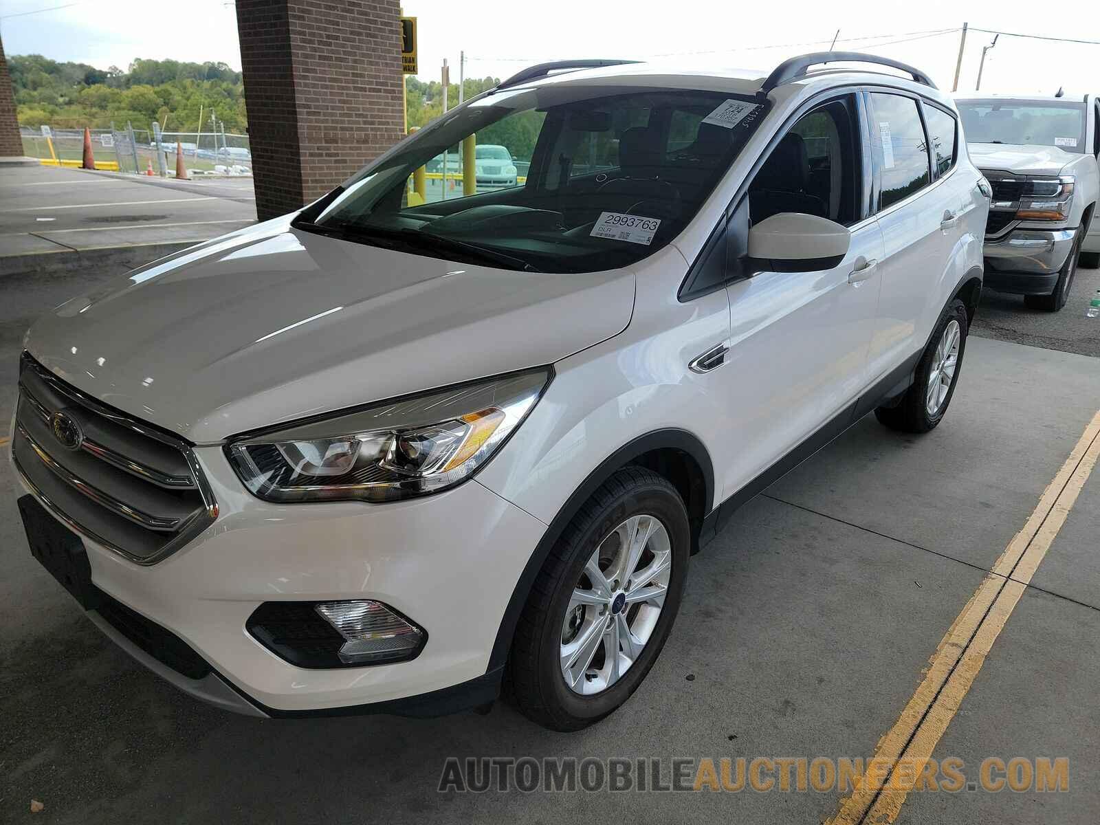 1FMCU9HD4JUB70137 Ford Escape 2018