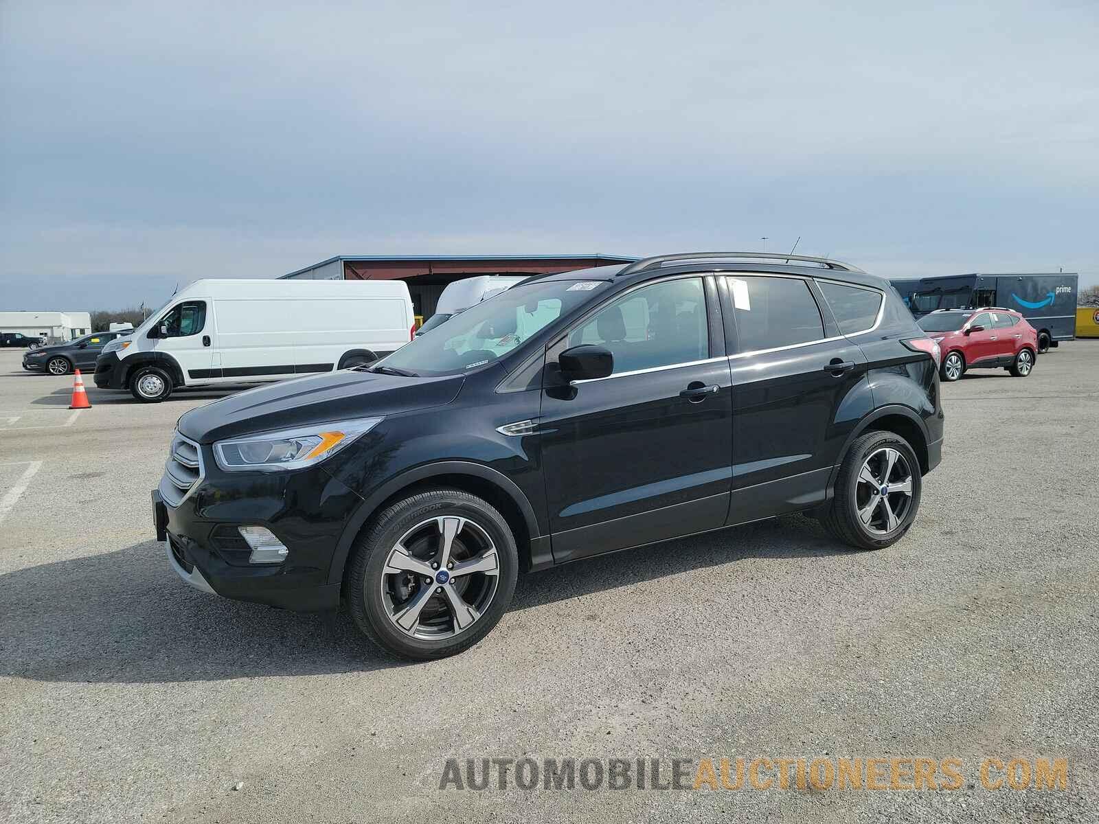 1FMCU9HD5JUC02660 Ford Escape 2018